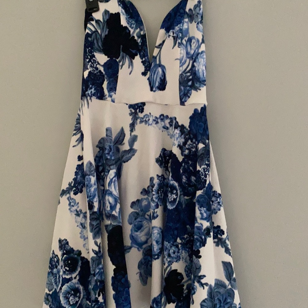 Blue and white floral short sweetheart dress from lulus!